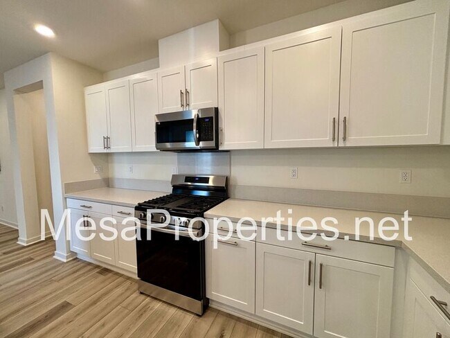 Building Photo - 3550 E Pollock St