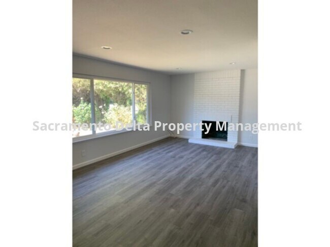 Building Photo - Nice home in Fair Oaks neighborhood