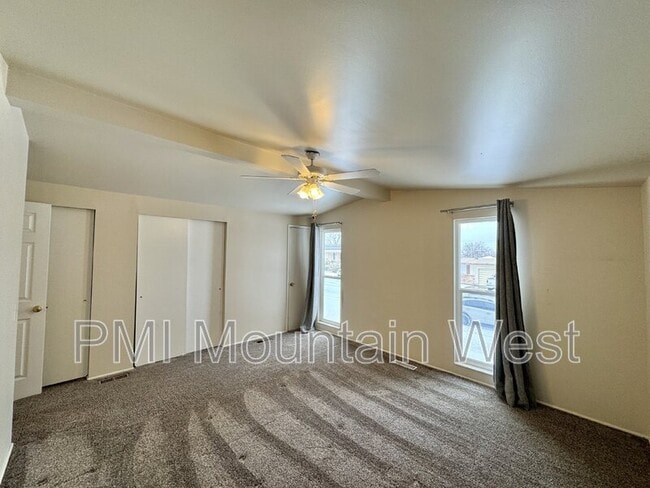 Building Photo - 4927 W Pavant Ave