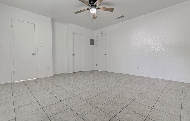 Building Photo - 805 Sirocco Dr