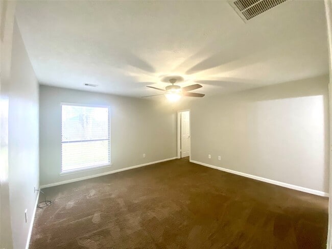 Building Photo - 303 Desert Willow Ct
