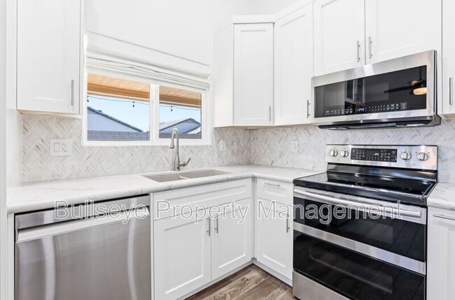 Building Photo - 3001 W Matthew Dr