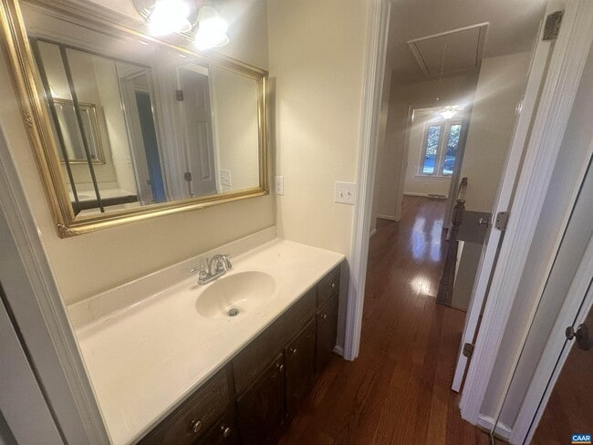 Building Photo - 933 Huntwood Ln