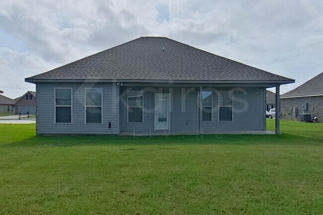 Building Photo - 3207 Rosehill Dr