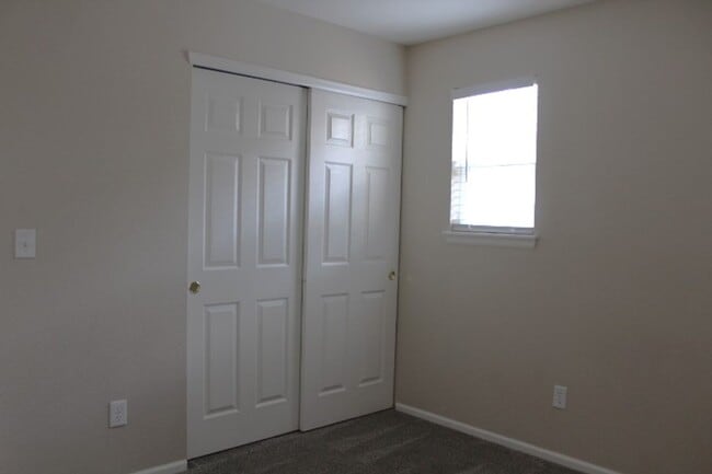 Building Photo - Stunning 3 BR/3 BA in Stockbridge At Meridian Community!