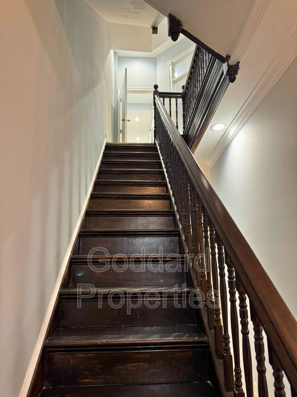 Building Photo - 1713 Linden Ave