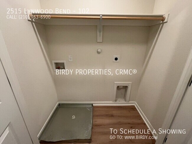 Building Photo - 2515 Lynwood Bnd