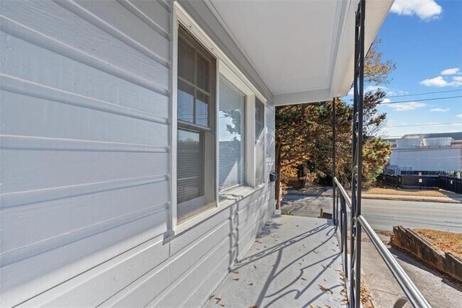 Building Photo - 449 10th St NW