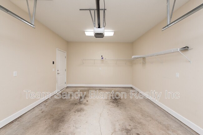 Building Photo - 3508 Mossy Oak Villas Cir