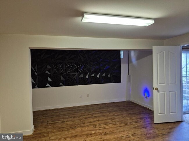 Building Photo - 11701 Fair Oaks Way