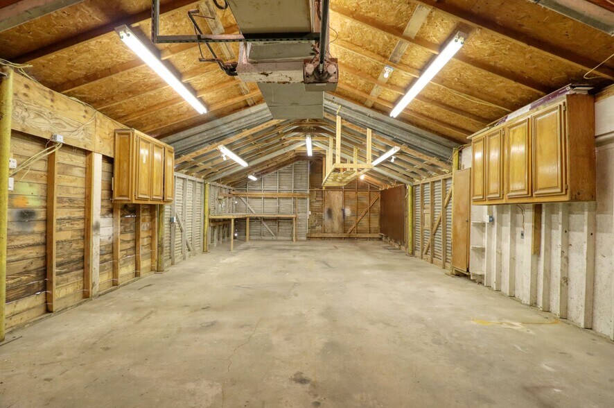 Building Photo - 516 S Church St