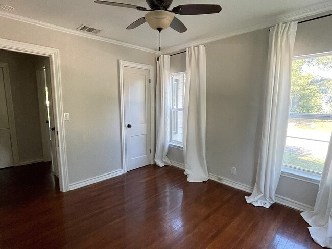 Building Photo - 4300 Valentine St