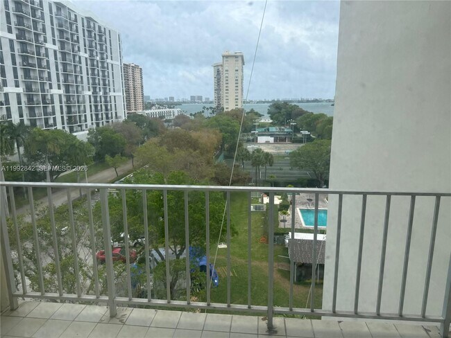 Building Photo - 11111 Biscayne Blvd