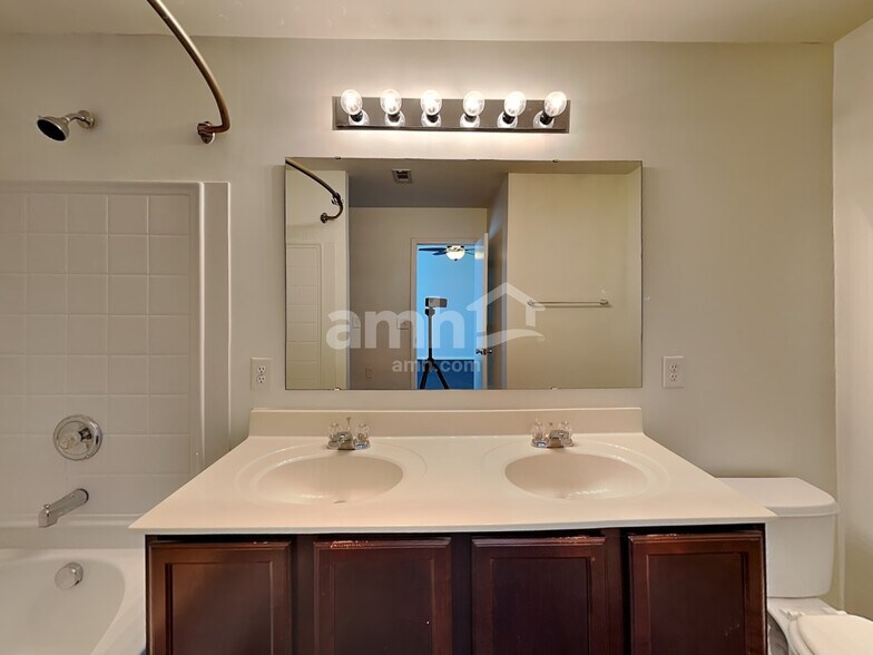 Building Photo - 4430 Kiddle Ln