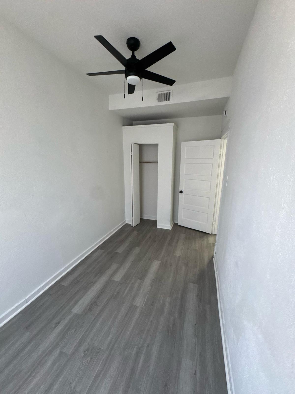 Building Photo - 4005 S Grand Blvd