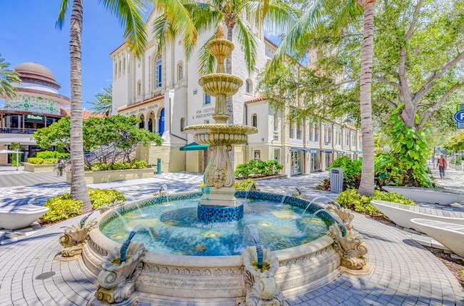 Building Photo - 630 S Sapodilla Ave