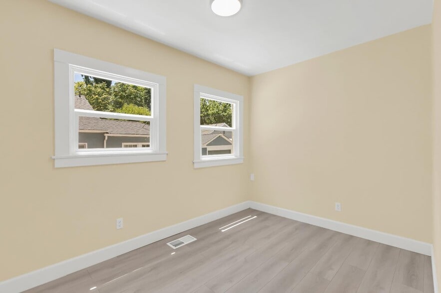 Building Photo - 2114 23rd St