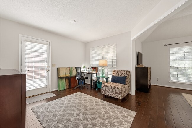 Building Photo - 18526 Fawn Run Ln