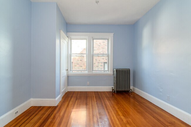 Building Photo - 7 Haydn St