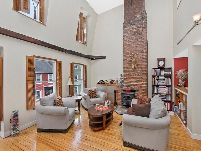 Building Photo - 50 Green St