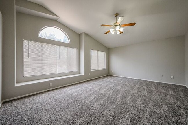 Building Photo - 5BD 3BA with Pool in West Chandler!