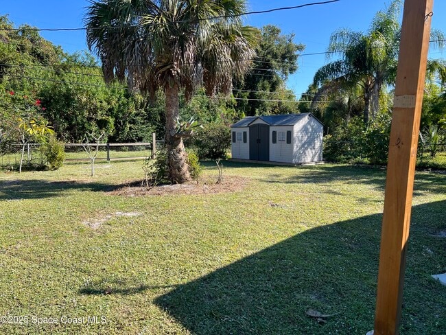 Building Photo - 675 Teak Dr