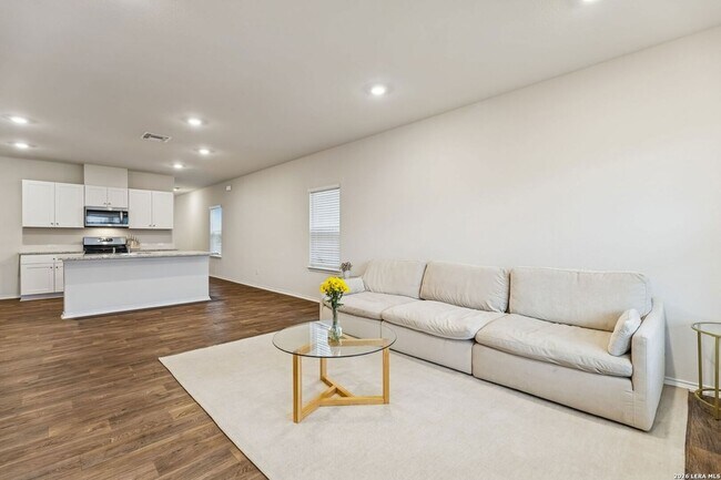 Building Photo - 4550 Meerkat Dr