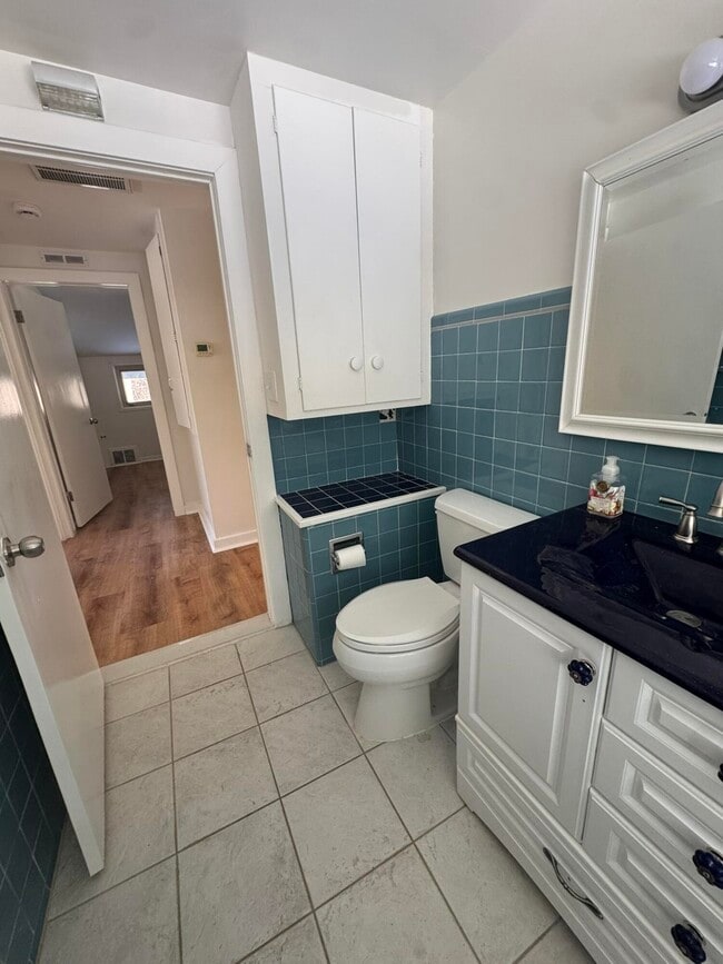 Building Photo - 3079 Pittsview Dr