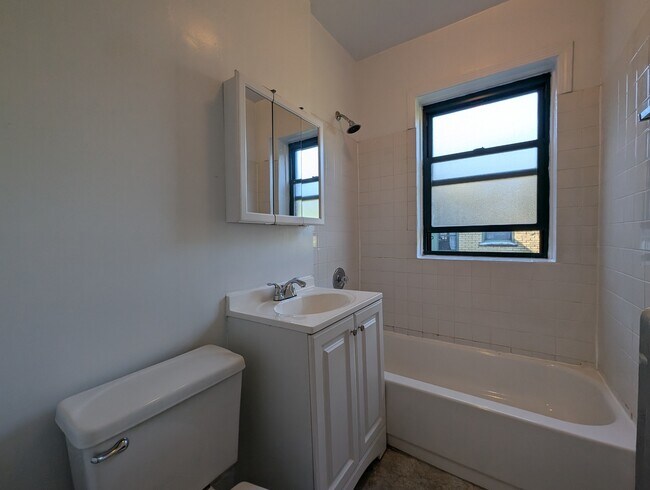 Building Photo - 2332.5 N Spaulding Ave