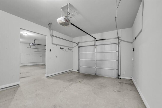 Building Photo - 304 Red Cap Cir