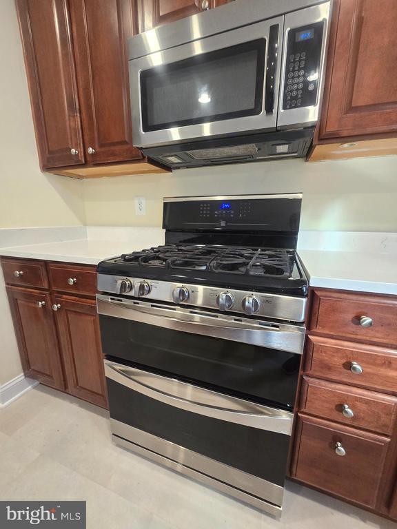 Building Photo - 116 Douglas Dr