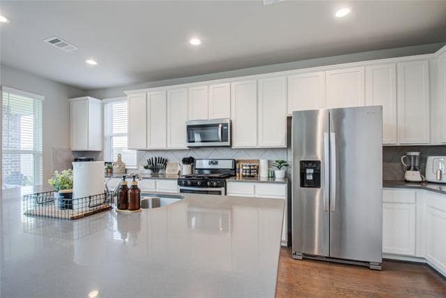 Building Photo - 7606 Cottonwood Falls Dr