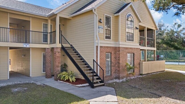 Primary Photo - 8724 Mallard Reserve Dr