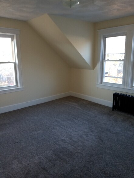 Master Bedroom - 550 S Main St