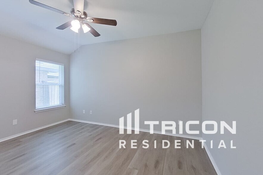 Building Photo - 755 Catalina Dr