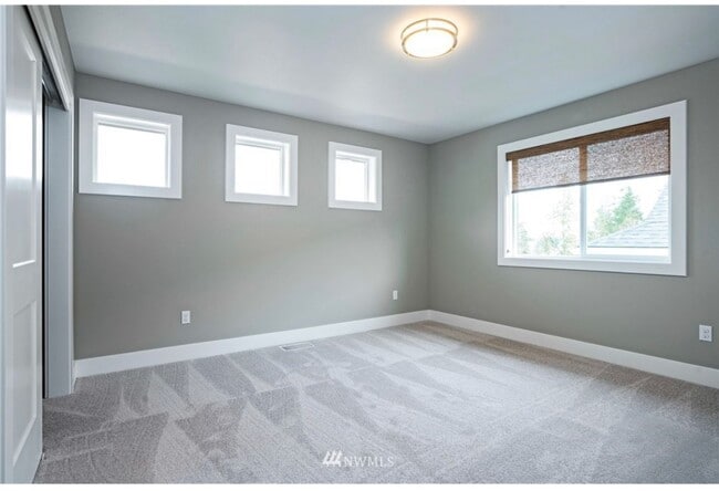 Building Photo - Gorgeous 4 Bedroom Gig Harbor Home in Gated Community