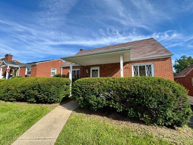 Building Photo - 1076 Thornwood Dr