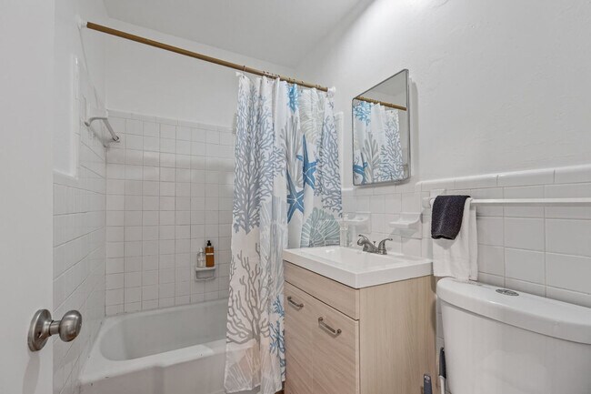 Building Photo - 141 California Ave