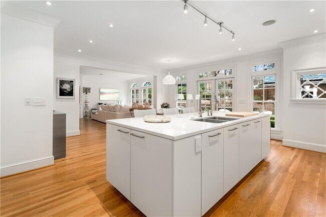 Building Photo - 4224 E Conway Dr NW