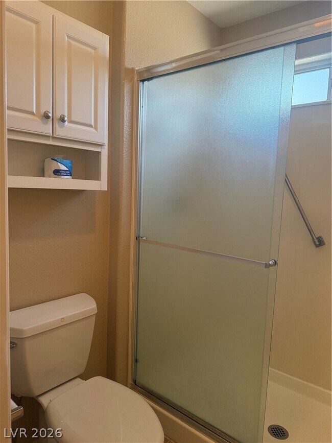 Building Photo - 2425 Showcase Dr