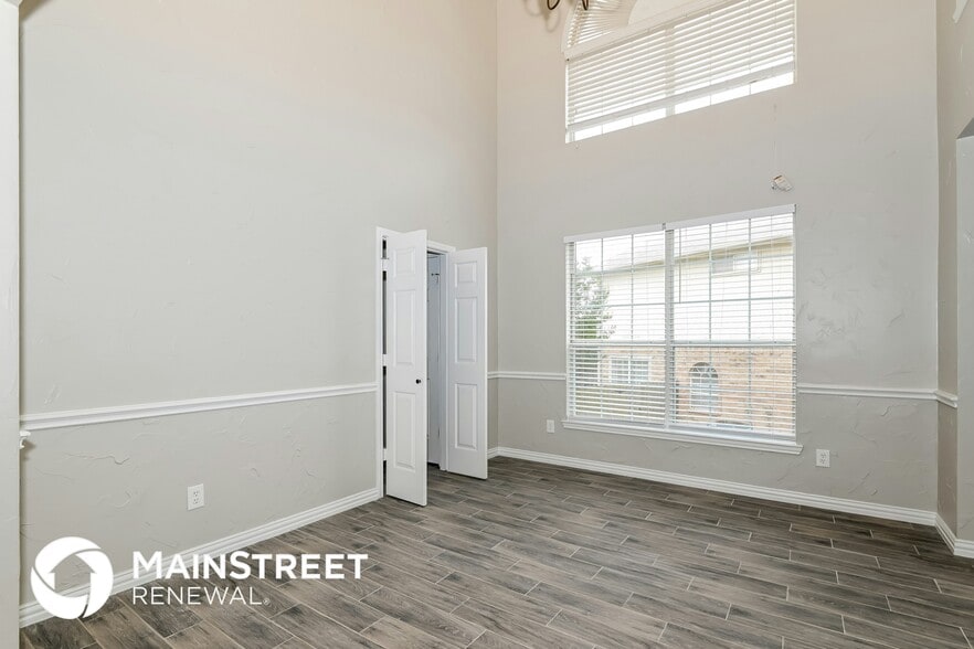 Building Photo - 1109 Brevito Dr