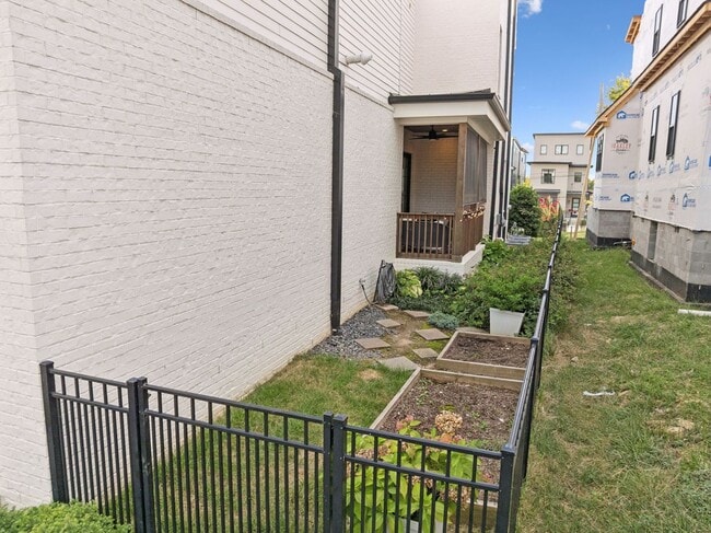 Building Photo - Experience elevated living in this beautifully crafted brick residence located in the heart of Ed...