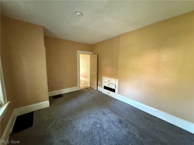 Building Photo - 1076 Ackley St