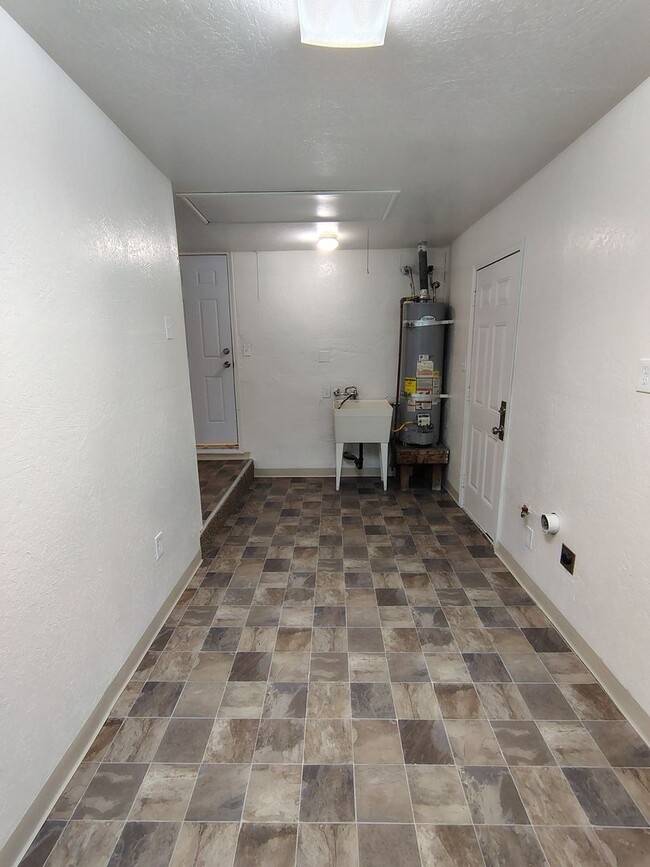 Building Photo - 1914 Freida Ct