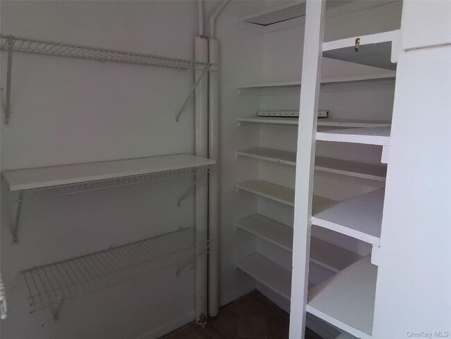 Building Photo - 35 Doris Ave