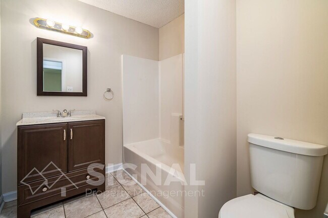 Building Photo - 1300 Yukon St