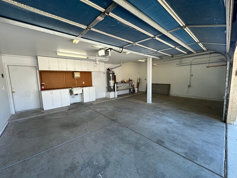 Building Photo - 9421 N 93rd Ave