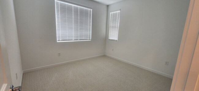 Building Photo - Beautiful Brand New 3 Bedroom Home in Elk Grove