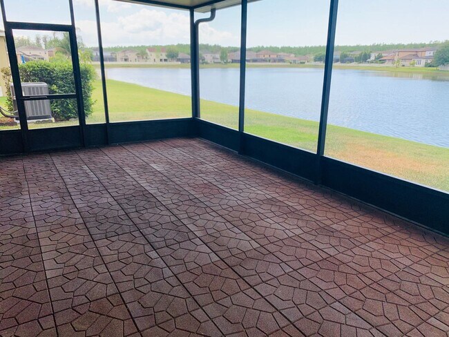 Building Photo - Waterfront View! 4 bed 2 bath 2 car garage
