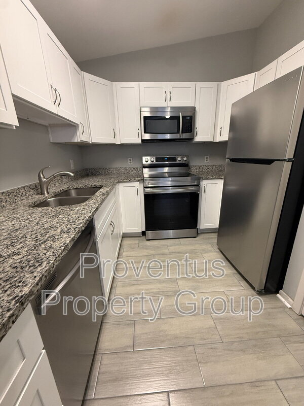 Building Photo - 1330 Pinnacle Dr